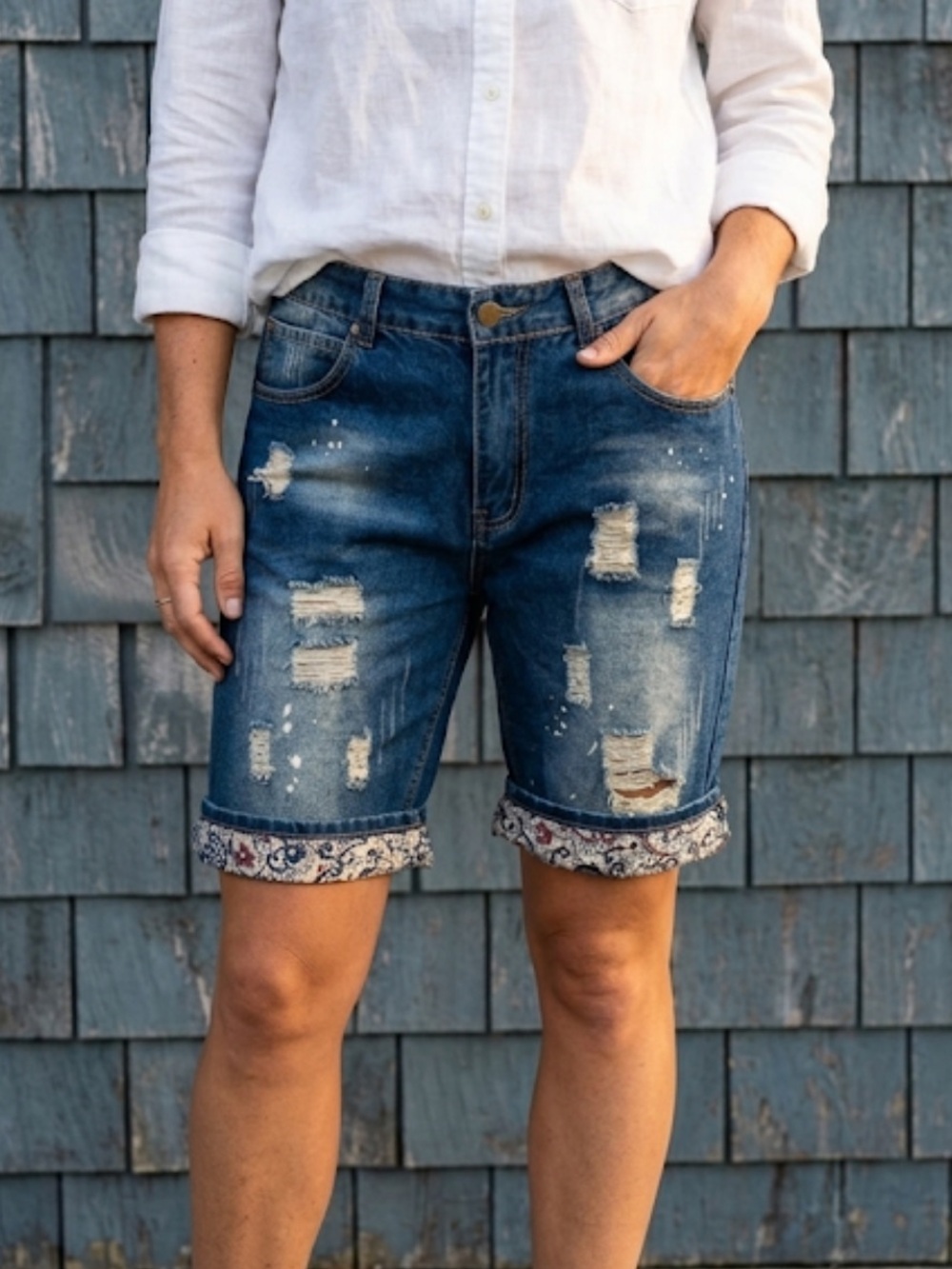 QIUM Fashion Shorts Distressed Heritage Jean Shorts NWOT
Stylish Jean Shorts